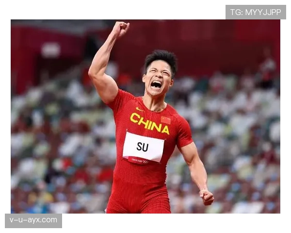 特雷西·考尔金斯刷新世界纪录 泳坛传奇再创历史