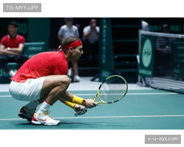 戴维斯力挽狂澜,率队斩获关键胜利 戴维斯力挽狂澜,率队斩获关键胜利