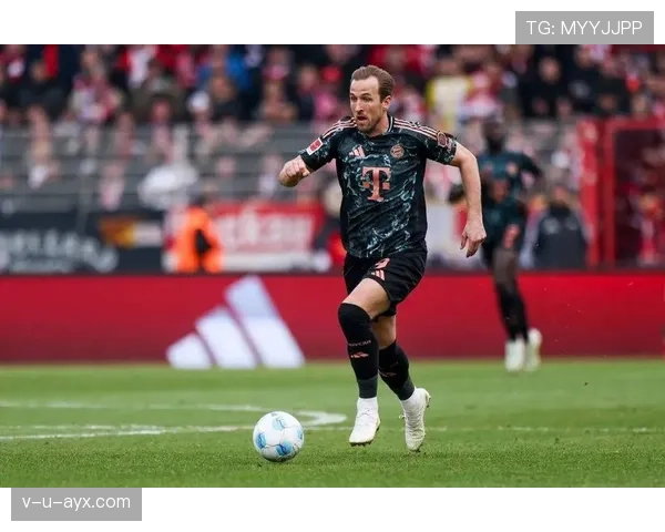 假设哈里·凯恩把球衣换成家居服，他在客厅做的那件小事比进球还让人吃惊